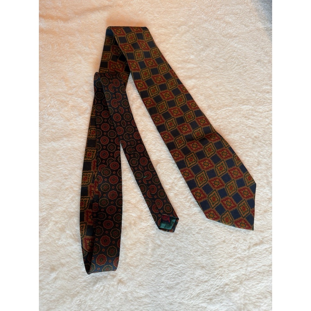 Vintage Tommy Hilfiger Tie Mens Italian Silk Made in USA Crest Old Money Office